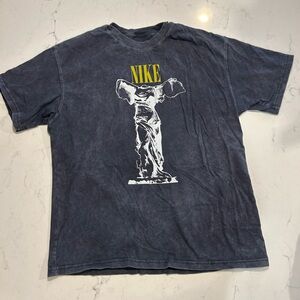 Nike Men’s Graphic Tshirt